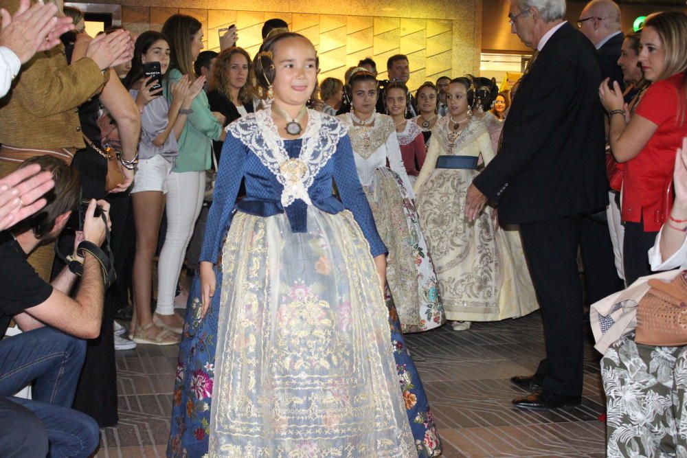 Estreno de las falleras mayores y cortes 2020 en Una Festa per a Tots