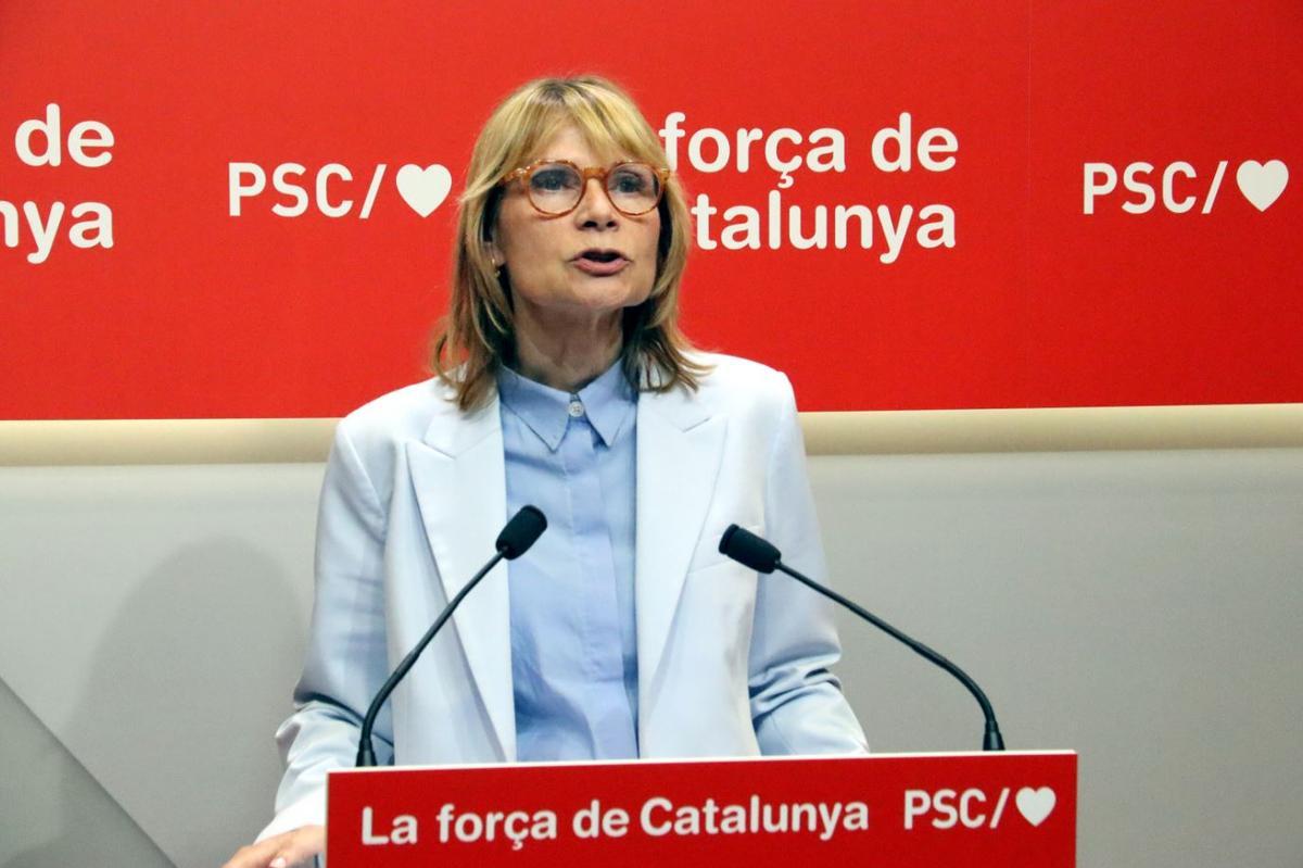 La portaveu del PSC, Lluïsa Moret, en roda de premsa.