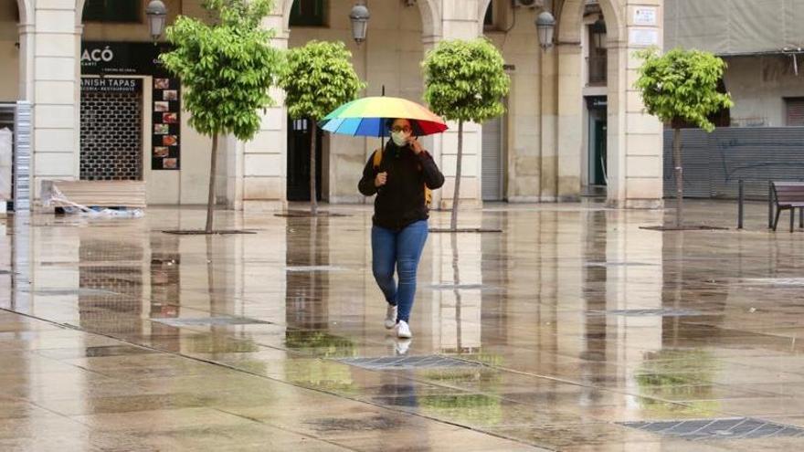 La lluvia, ¿perjudica o beneficia al coronavirus?