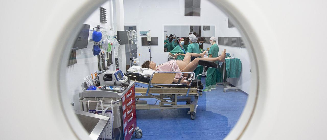 El Hospital General de Alicante pone en marcha un laboratorio de simulación para entrenar en situaciones de crisis