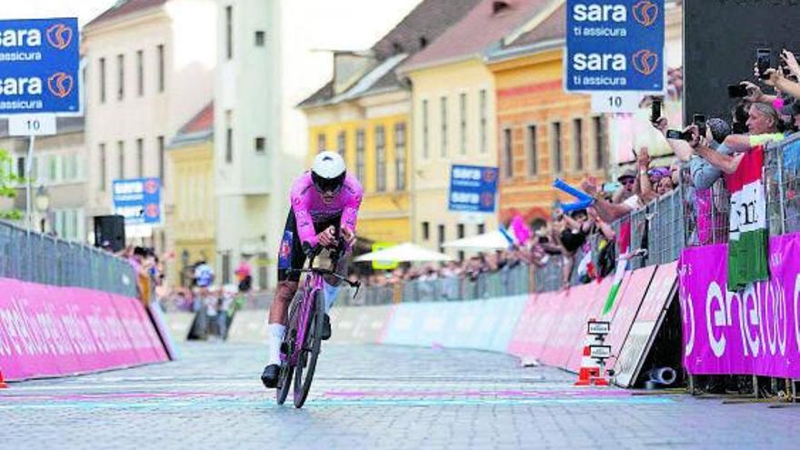 Van der Poel deja claro que es una bestia