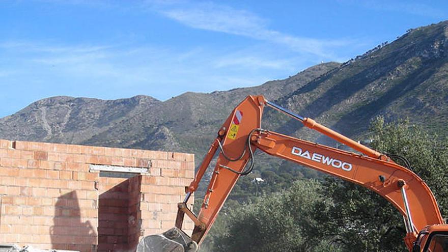 Demolición. Algunos vecinos han optado por derribar su casa.