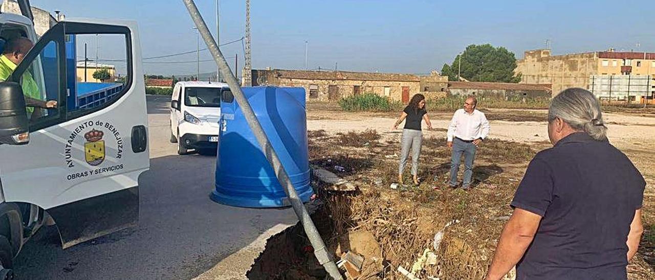 Socavón del colector dañado por la DANA.  | INFORMACIÓN