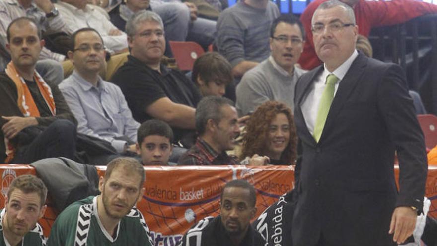 Jasmin Repesa, ayer durante el encuentro que el Unicaja disputó en Valencia.