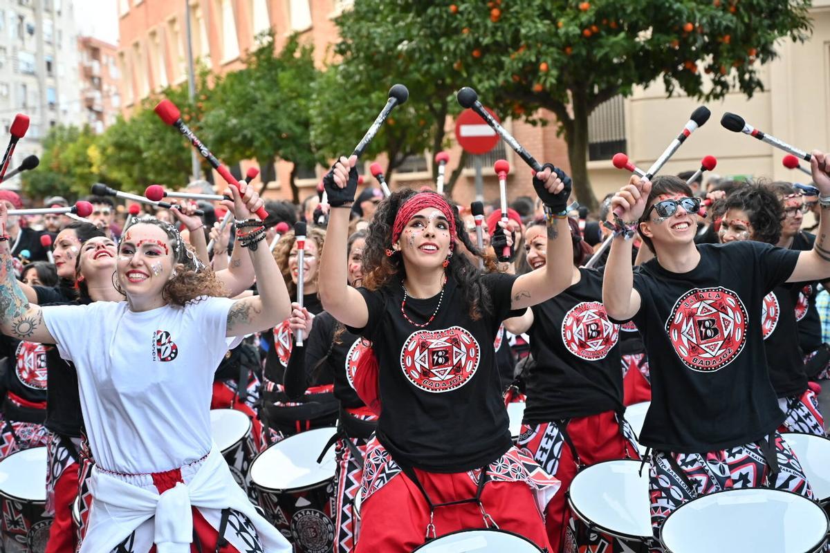 El grupo de percusión Batala, candelero y pregonero de Las Candelas de Santa Marina.