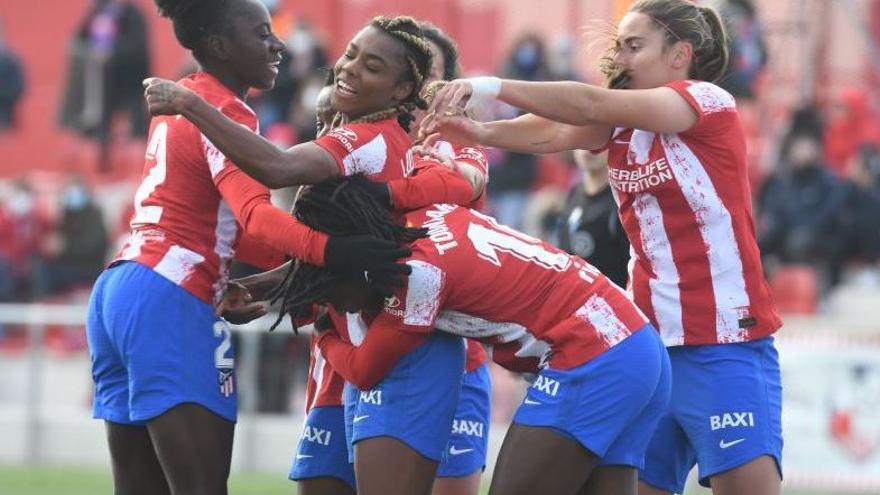 Las jugadoras del Atlético de Madrid femenino celebran un gol en su último partido