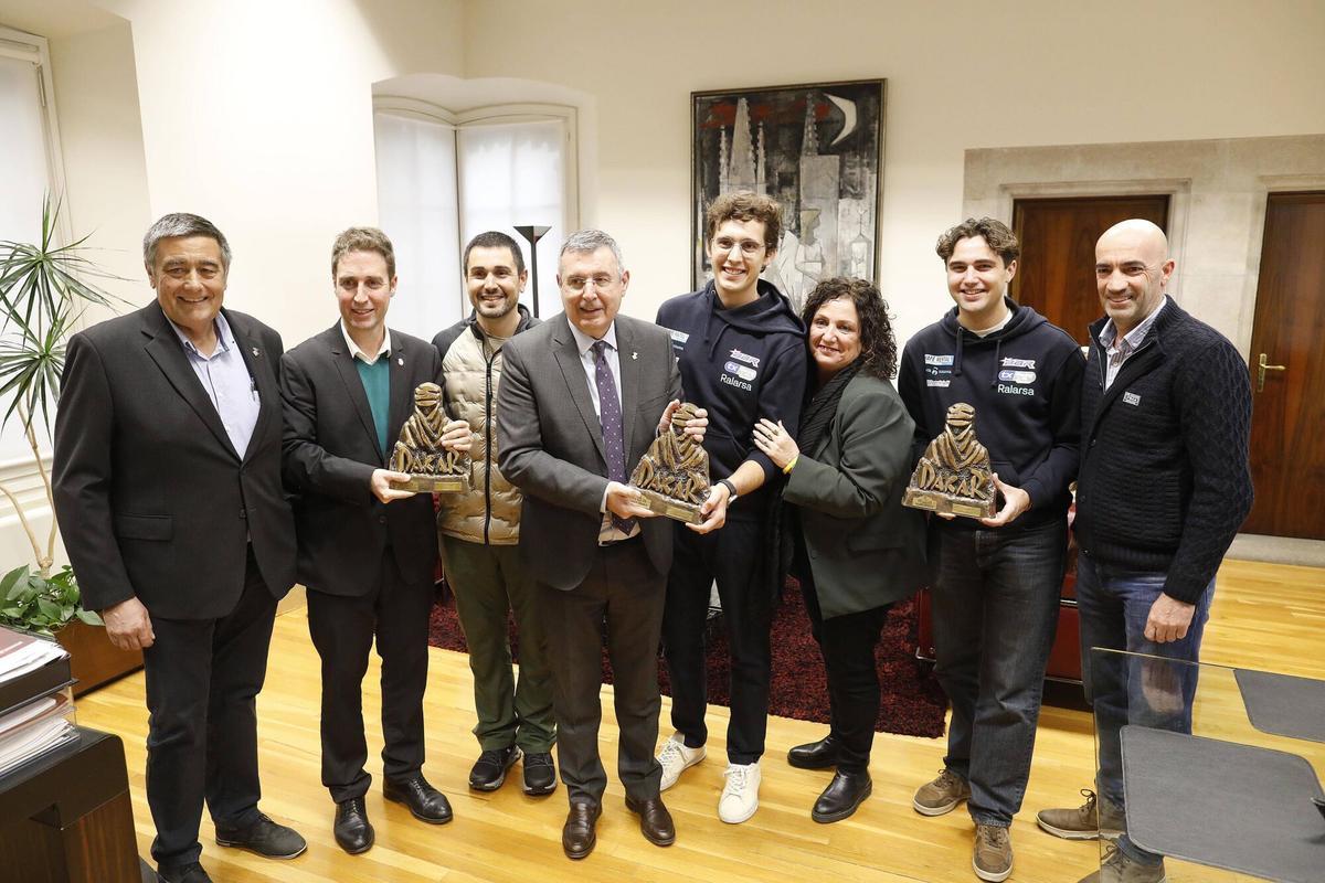Girona. Diputacio. Miquel Noguer (president Diputacio) fa la rebuda institucional a Pau Navarro i Jan Rosa, guanyadors del Dakar en challenger; i Oriol Vidal, guanyador en stock