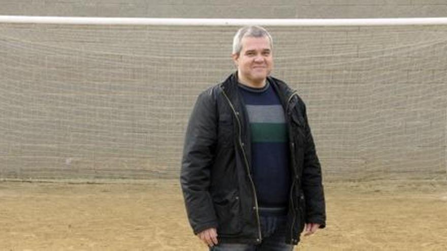 L´autor de «L&#039;últim defensa» ha vist molts partits des de la grada del camp de futbol de Valls de Torroella