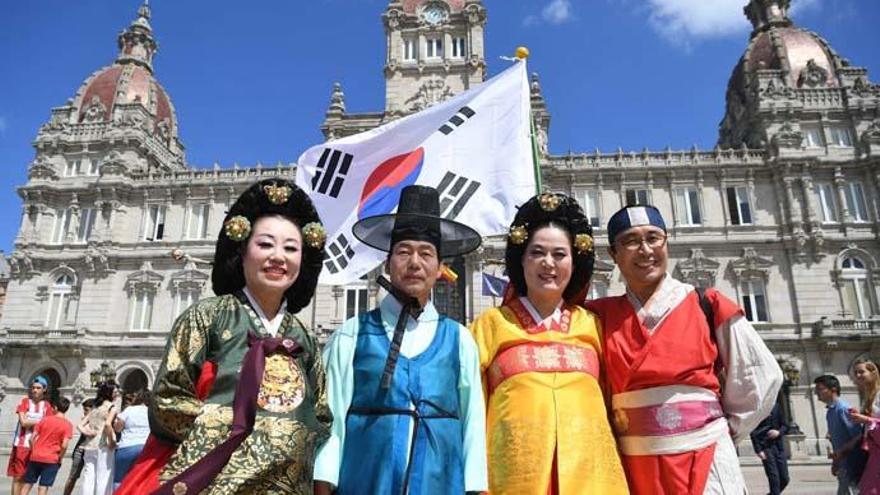 Participantes en el Festival de Folclore Internacional.