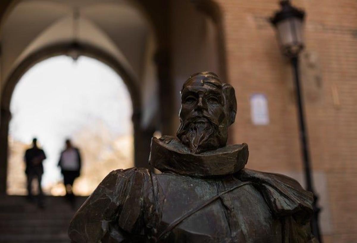 Estatua de Cervantes