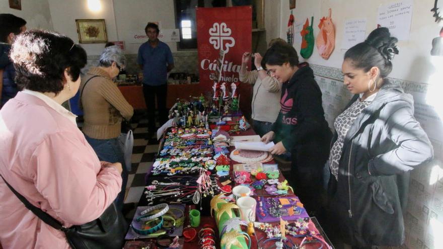 Artesanía y dulces con sabor a solidaridad