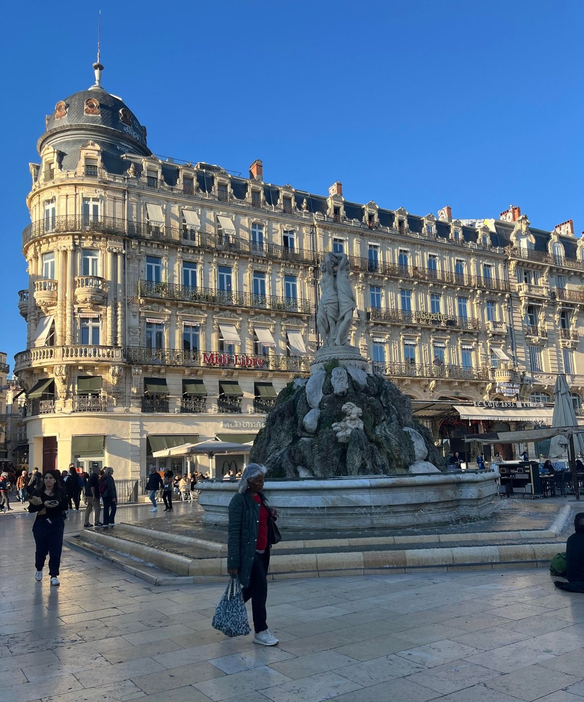 Montpellier acoge al viajero con los brazos abiertos.