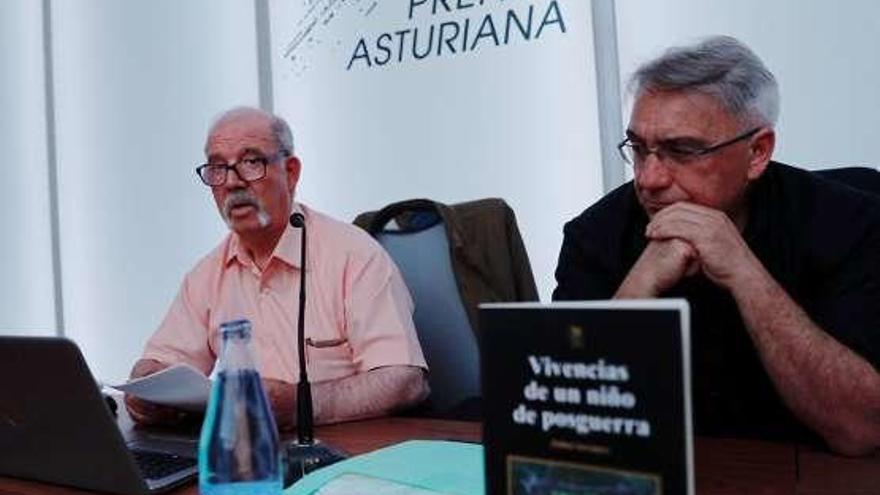 Germán Suárez Blanco y José Antonio Martínez, ayer, en el Club Prensa Asturiana.
