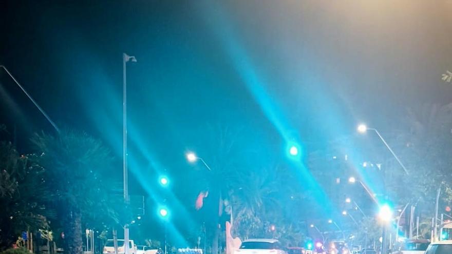 Un motorista que circulaba de forma temeraria, herido al estrellarse contra un coche en Palma
