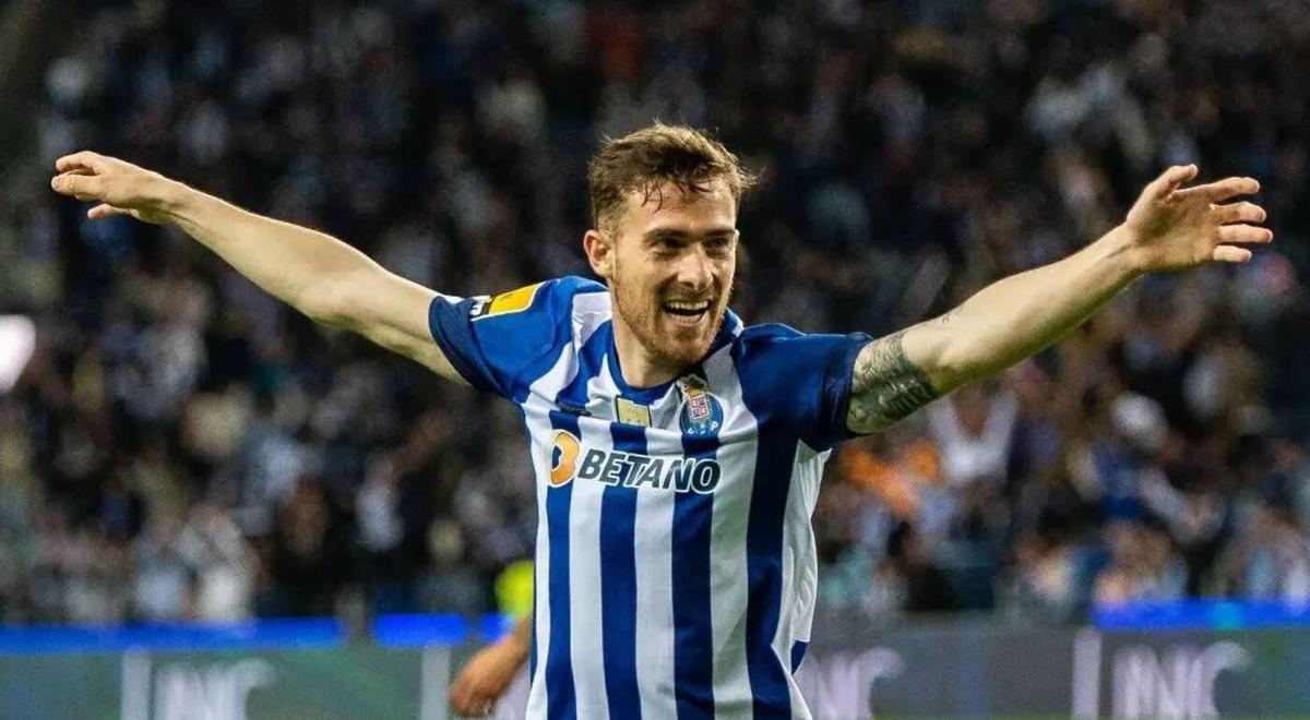Toni Martínez celebrando un gol con el Oporto