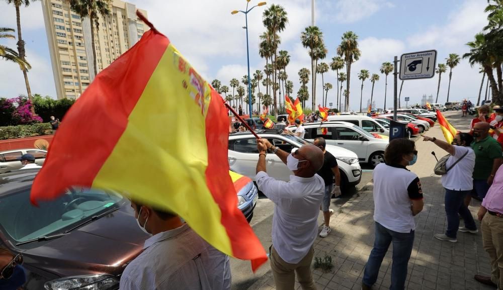 Manifestación organizad por VOX contra el Gobierno