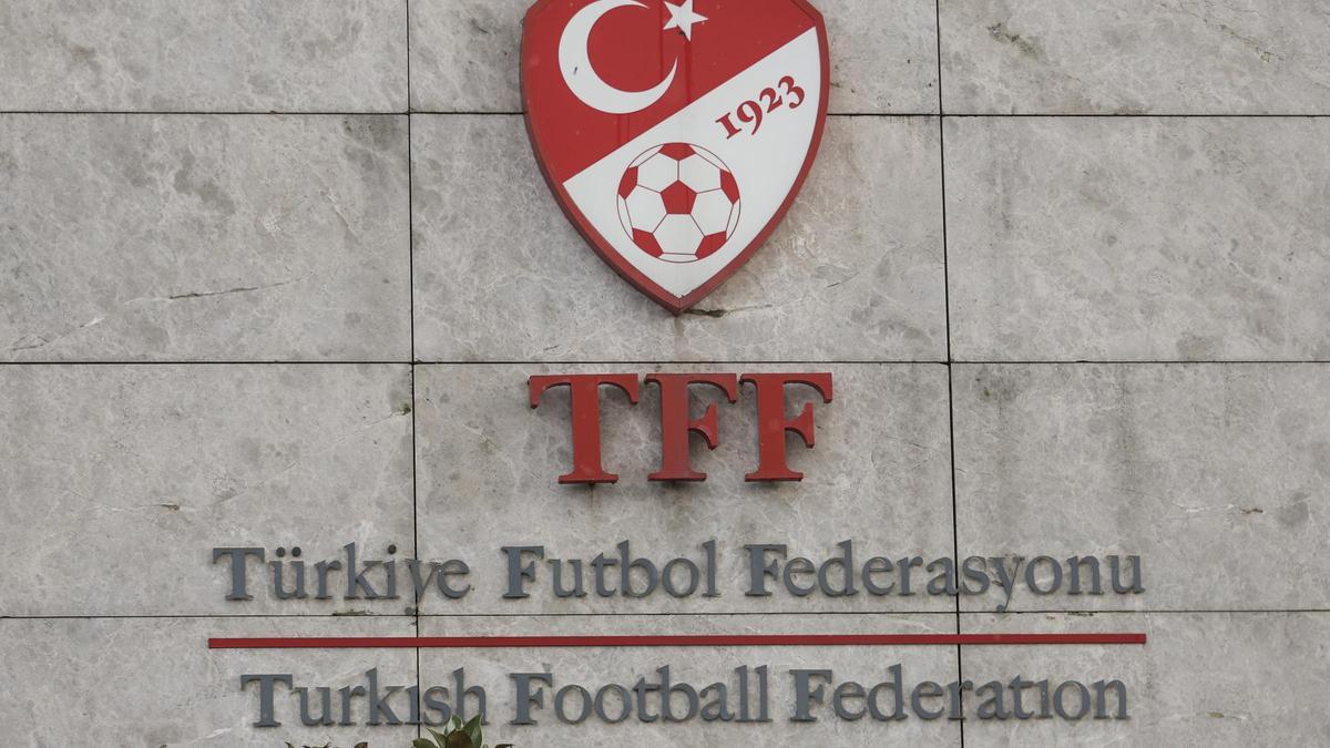 Detenidos 2 futbolistas turcos de primera y 3 presidentes de segunda por hacer apuestas