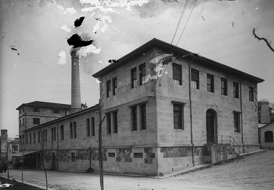 Vista del edificio principal de la Panificadora en los años 30 Archivo Pacheco.jpg