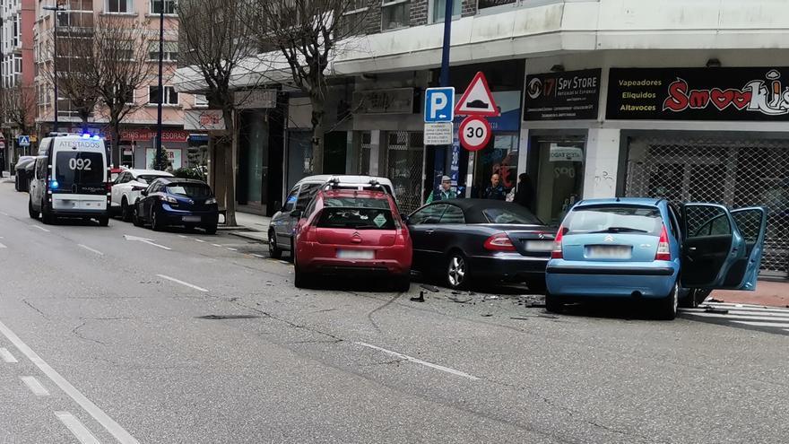 Dos heridos en una colisión en la Avenida do Fragoso en Vigo