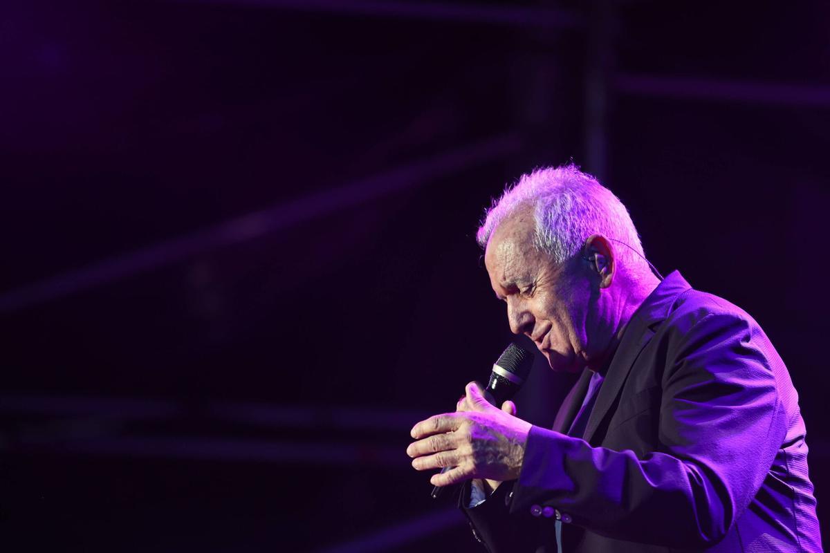 EN IMÁGENES: Concierto de Víctor Manuel por San Xuan en el Pozu Barreo