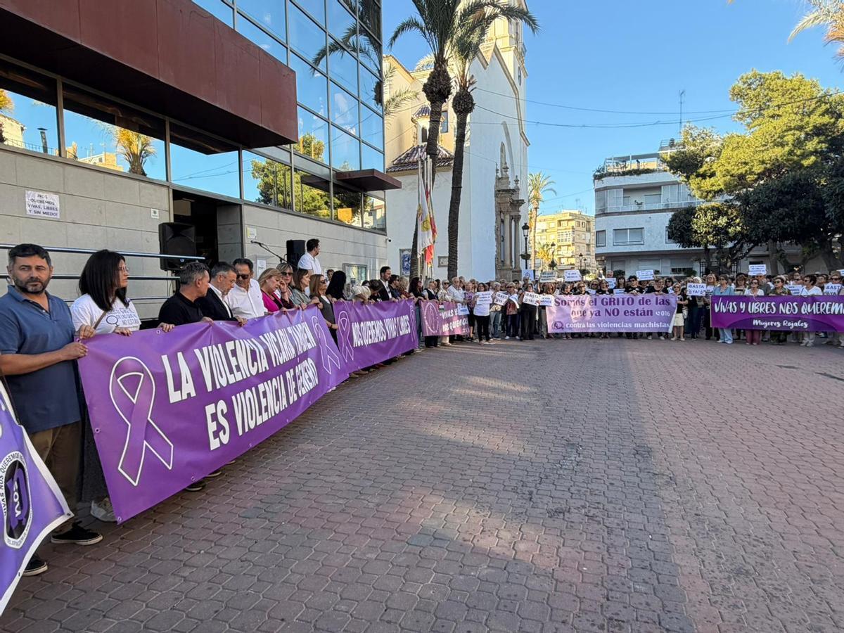 Dolores despide a Marisol y Alberto y clama contra la violencia machista