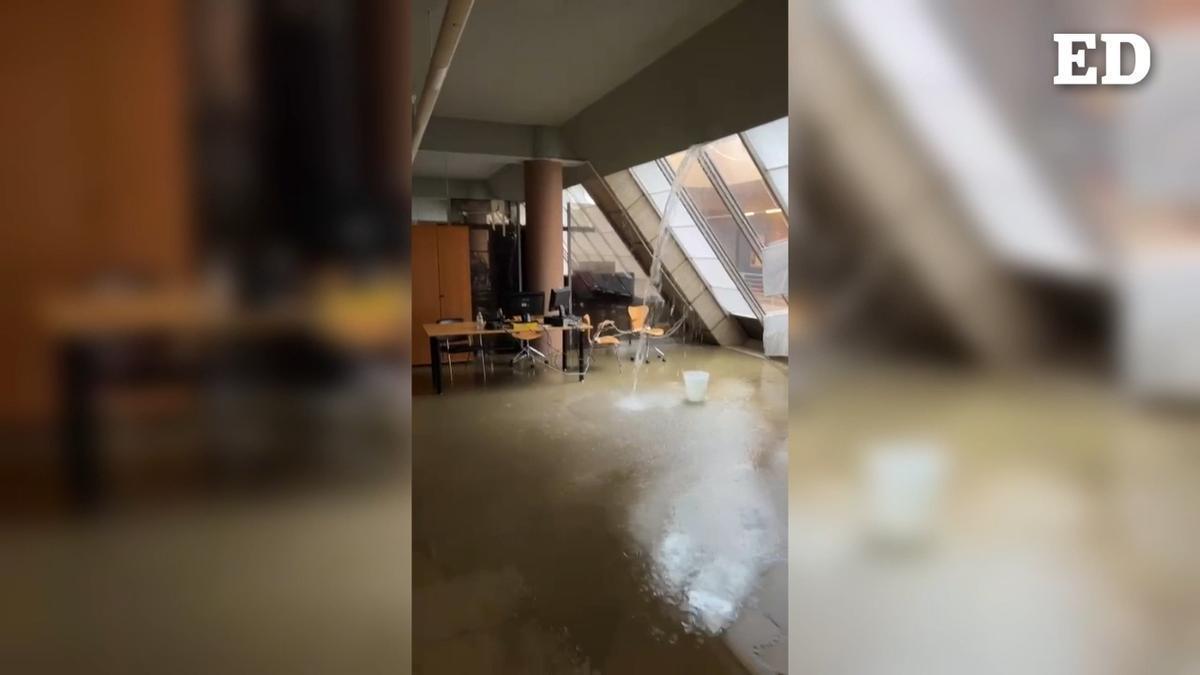 Las fuertes lluvias inundan un edificio de la Facultad de Periodismo
