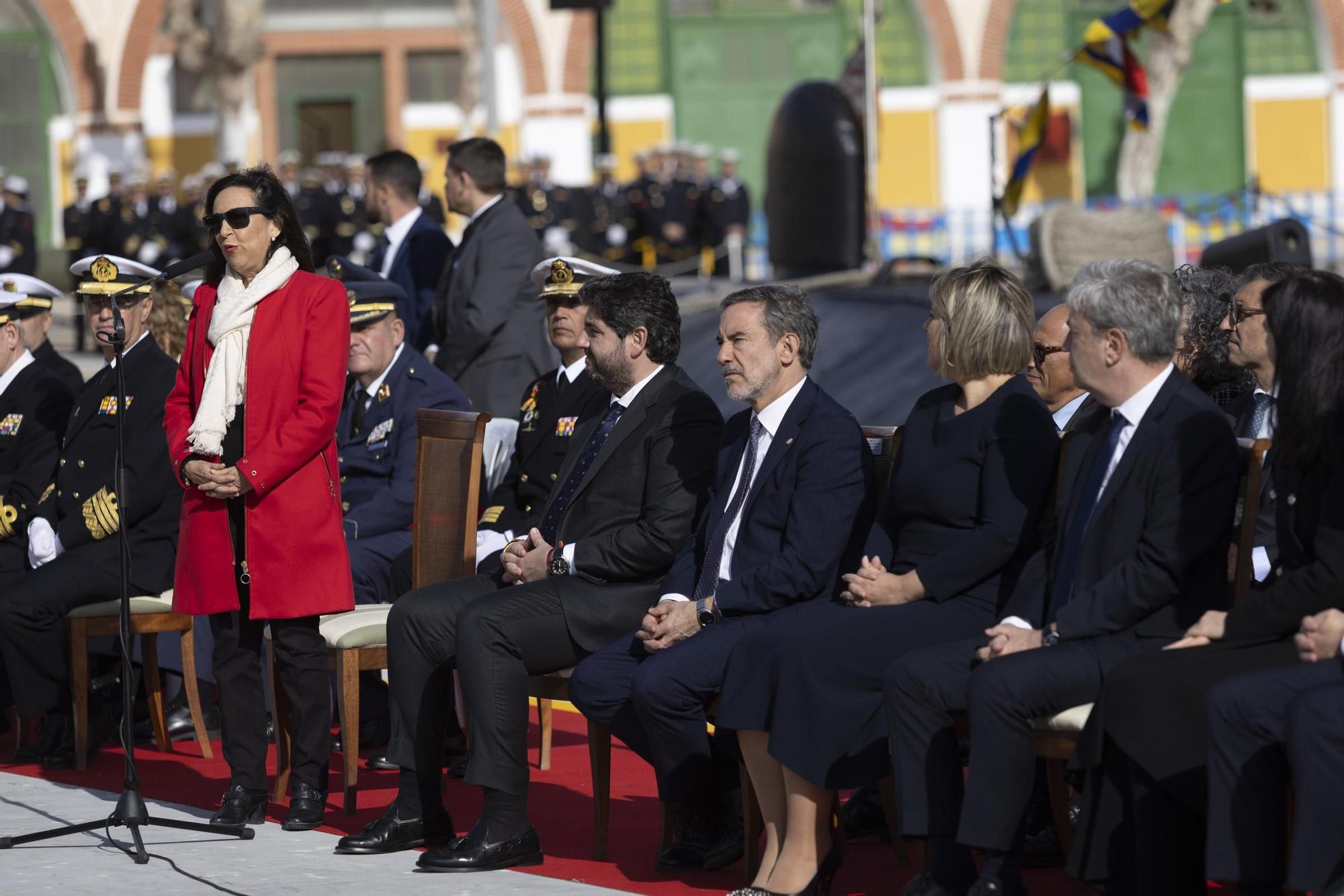 FOTOS: La Armada recibe el submarino S-81 de manos de Navantia