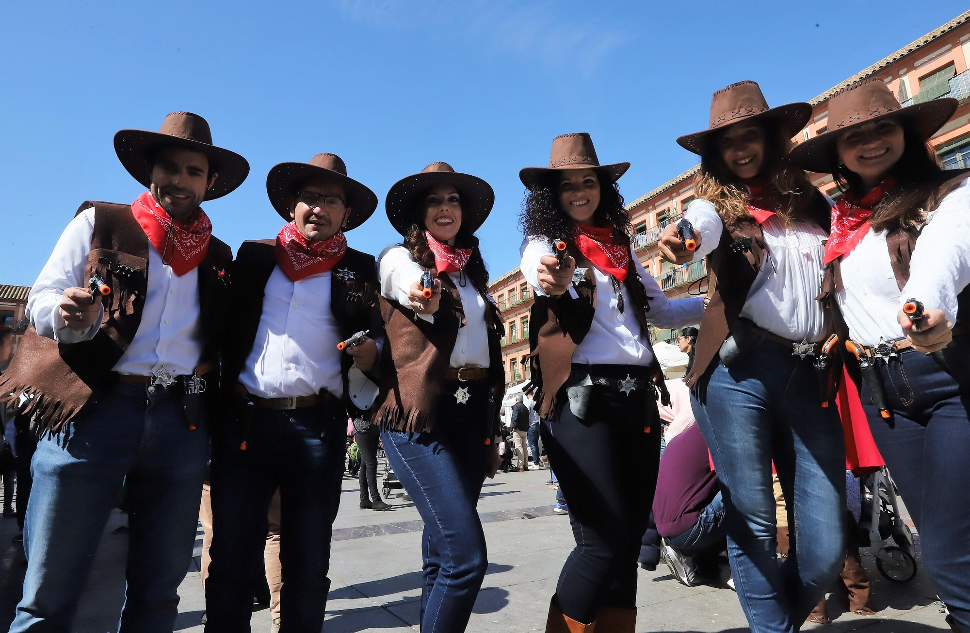 La plaza de La Corredera acoge la fiesta final del carnaval