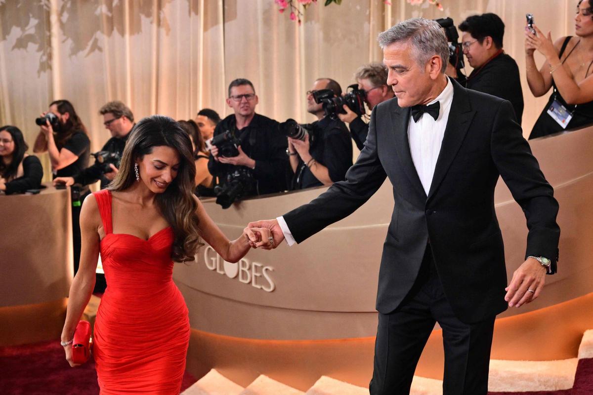 George Clooney y su mujer Amal Clooney a su llegada al Beverly Hilton hotel.