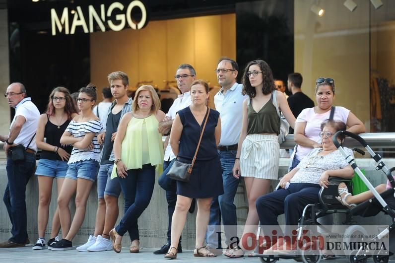 Los bailes latinos salen a la calle en Murcia