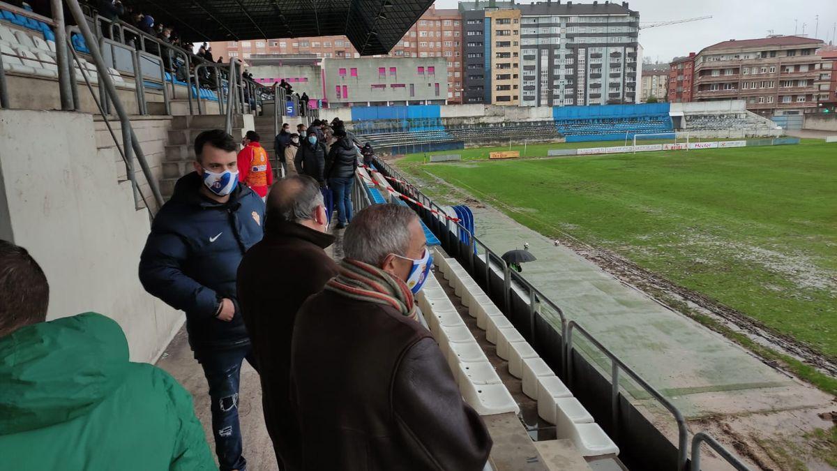 Se para el Real Avilés-Ceares al descanso por el mal estado del Suárez Puerta