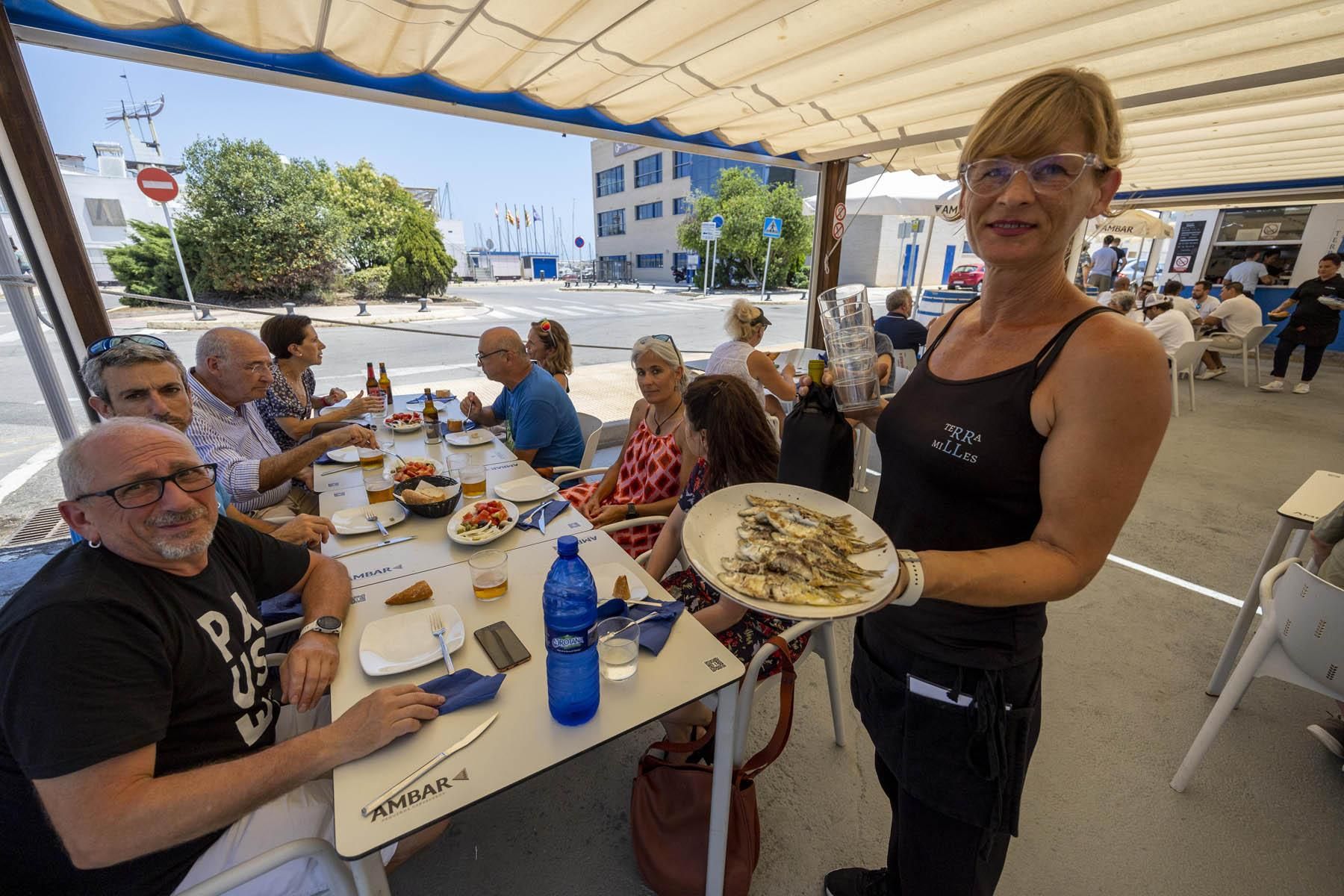 Hoteles y terrazas de Castellón, a tope en el primer fin de semana del verano