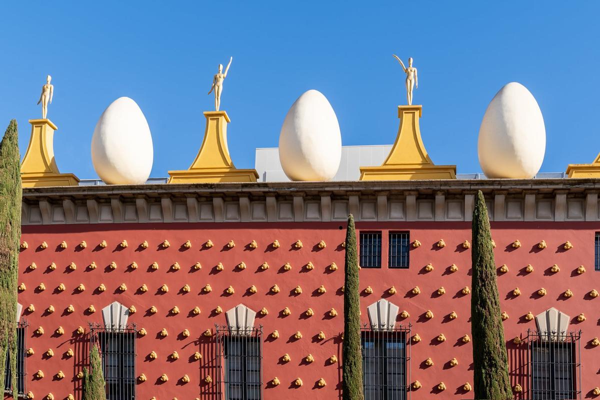 Fachada del Teatro-Museo Dalí