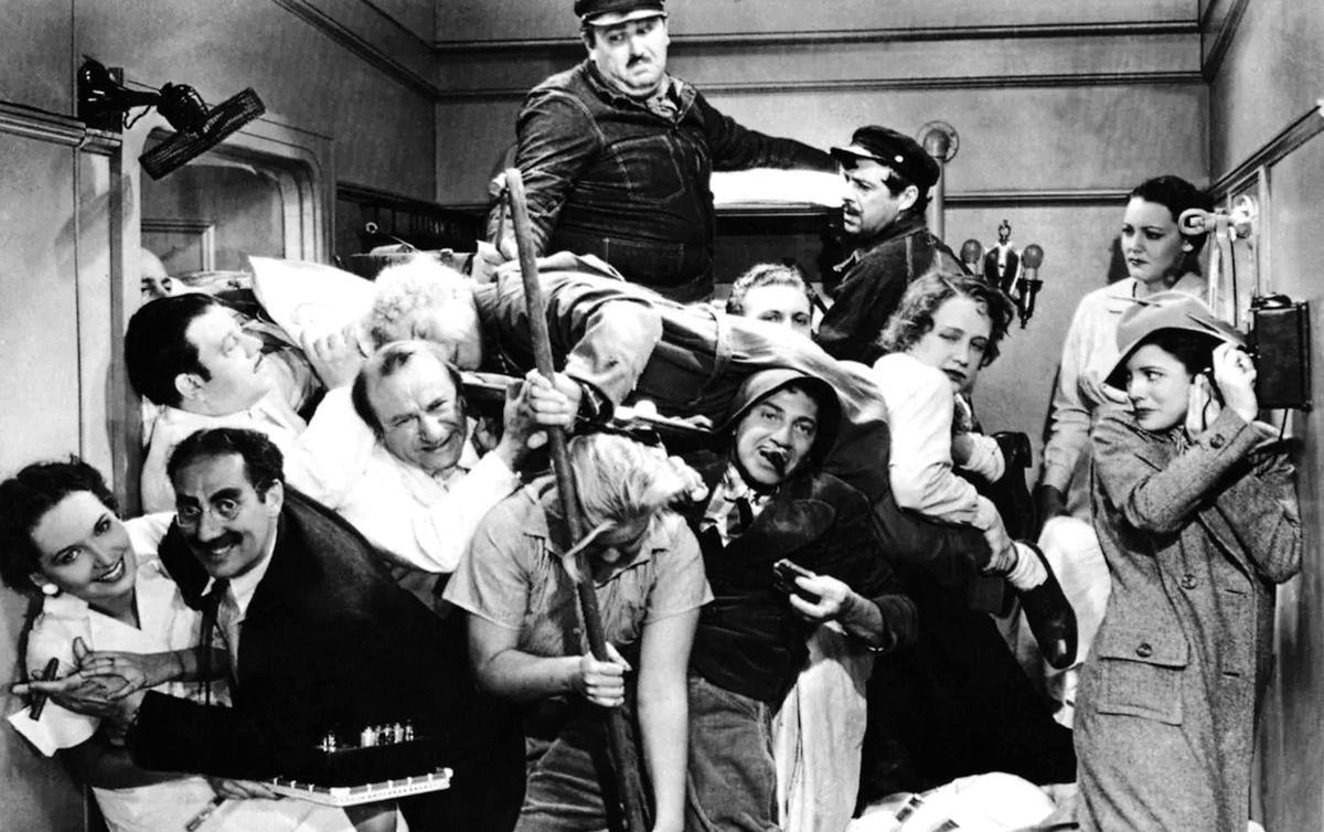 El camarote de los Hermanos Marx, la famosa escena de 'Una noche en la ópera'.