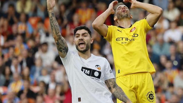 Unai Núñez, durante uno de sus últimos partidos con el Valencia. | EFE