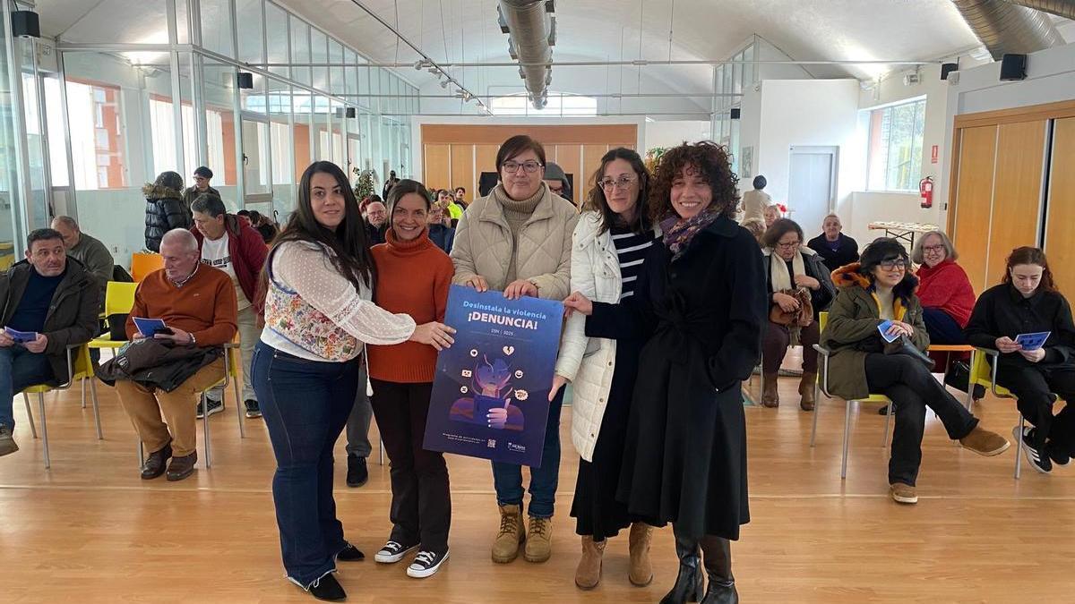 Las ediles de Igualdad de los ayuntamientos del Nalón en la presentación de la campaña.