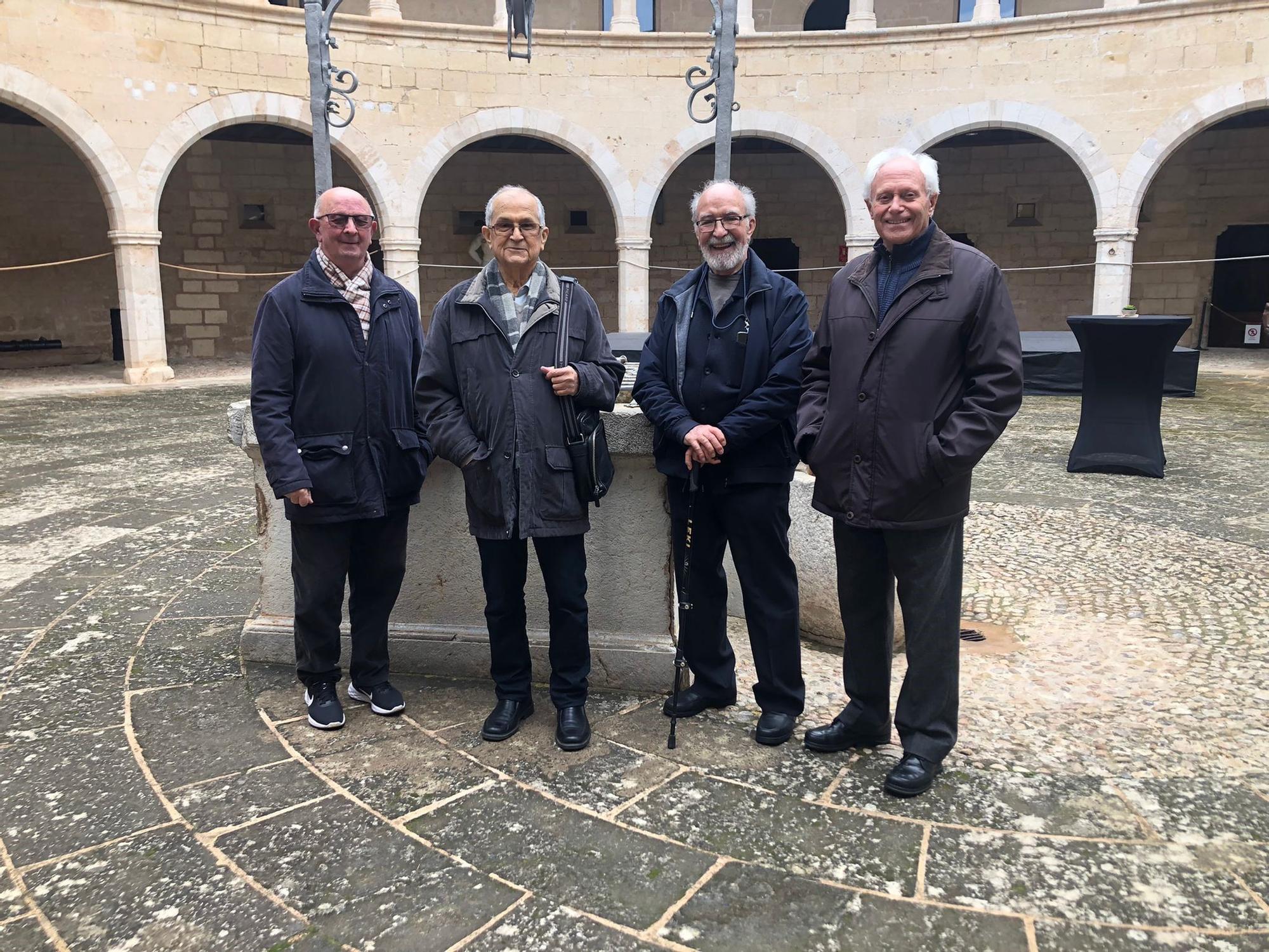 Los franciscanos que residen en La Porciúncula asistieron a la inauguración .jpg