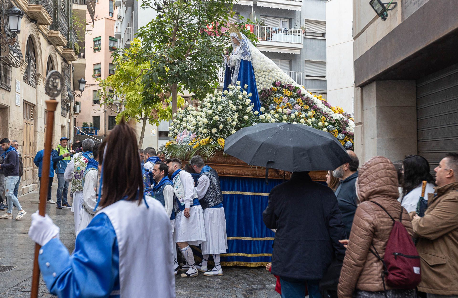 La lluvia impide el encuentro entre la Virgen de la Alegría y el Cristo Resucitado