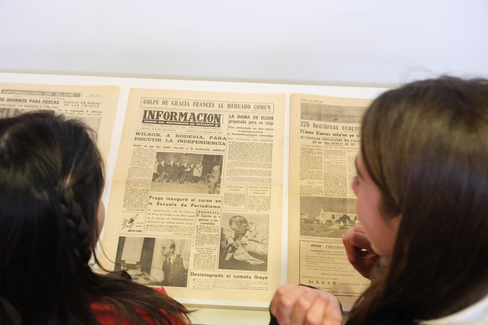 "Un taller de noticias", la nueva exposición del Museo Escolar de Puçol que recrea la antigua imprenta y redacción del Diario Información.