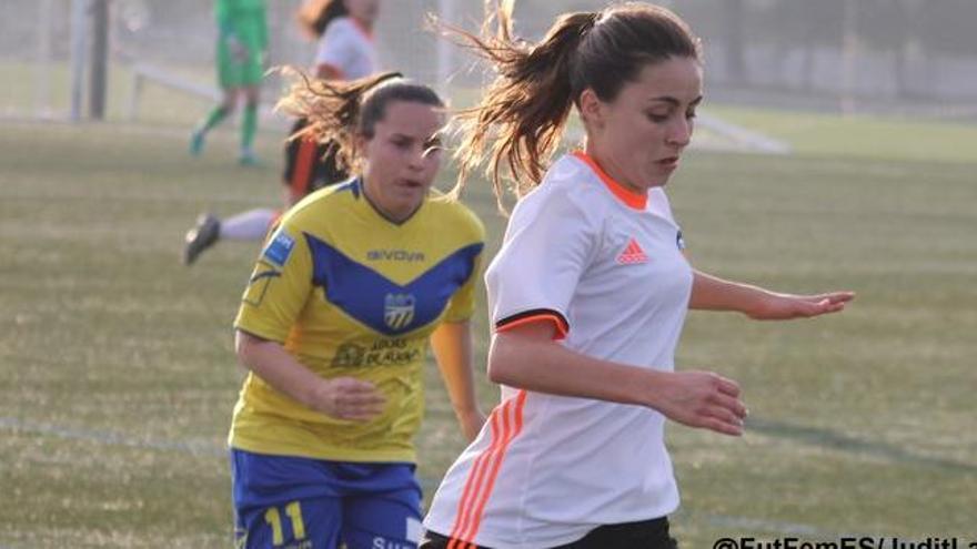 Un momento del partido en Paterna entre el Valencia y el SPA Alicante