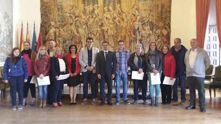 Acto de entrega de acreditaciones a los alumnos del programa de formación y empleo.