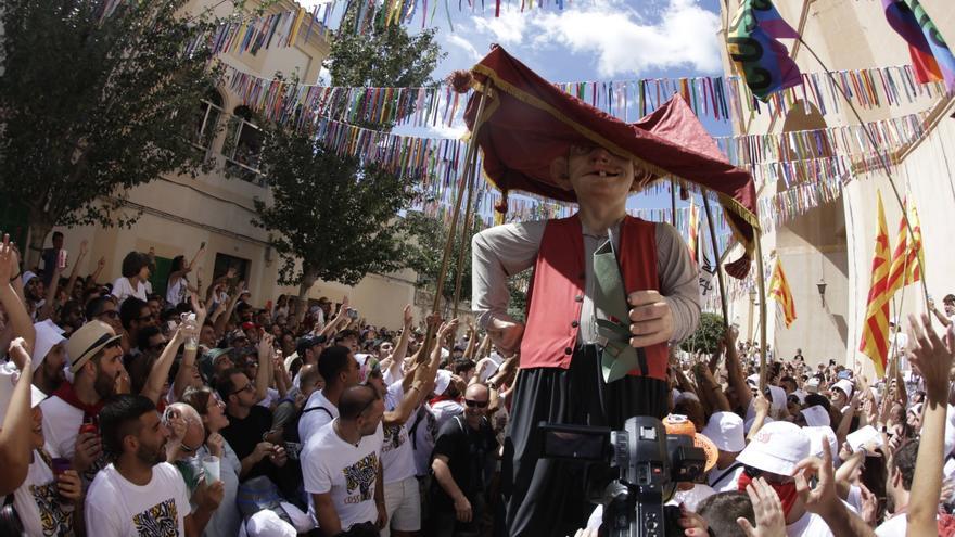 Festlich, bunt und laut: So feierte Felanitx auf Mallorca das verrückte Dorffest &quot;El Cosso&quot;