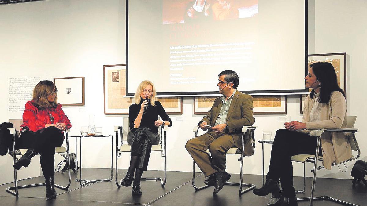 El papel de la mujer en las cofradías, a debate en la Fundación Cajasol