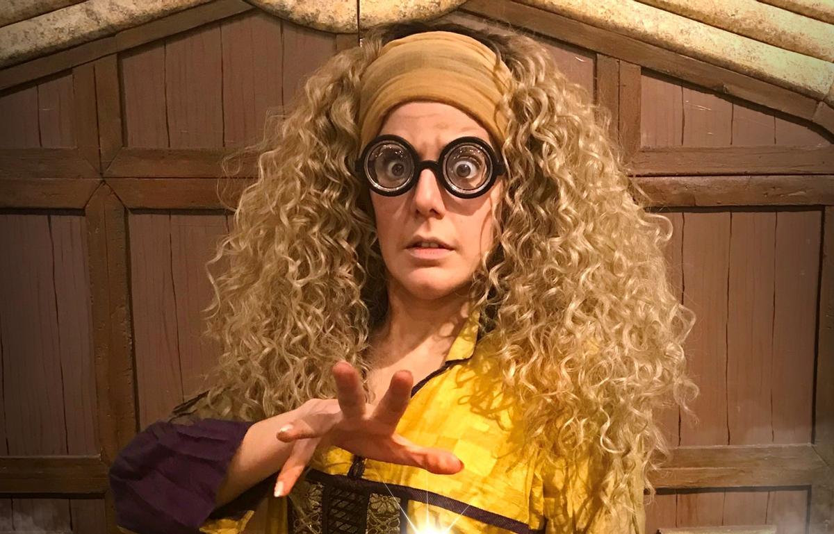 La profesora Trelawney, experta en adivinación, será una de las invitadas.