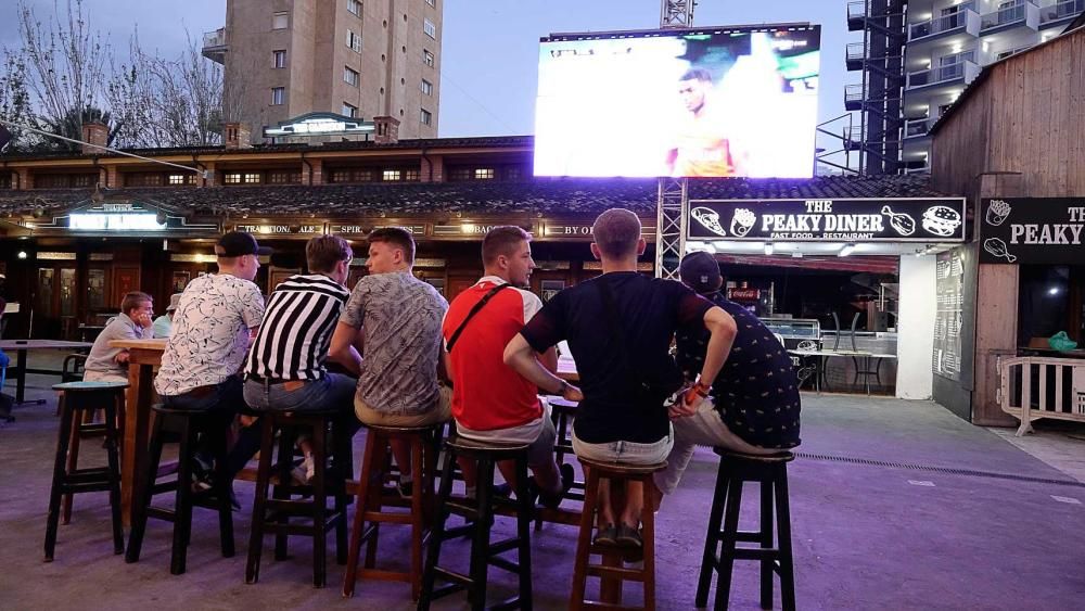 Despliegue policial en Magaluf por el partido Arsenal-Chelsea