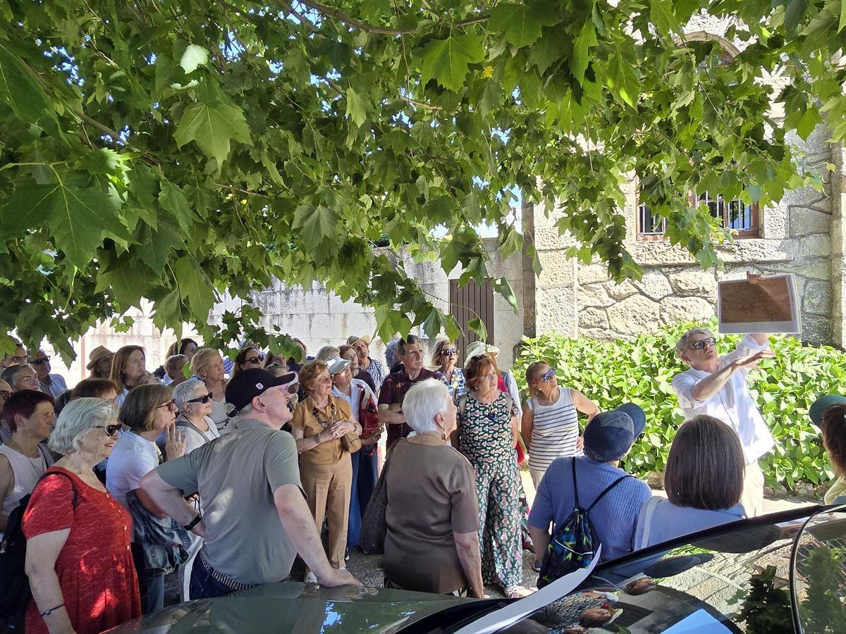 Visita organizada por el Instituto de Estudios Vigueses a obras del arquitecto Antonio Palacios, como el Monasterio de la Visitación de las Salesas Reales.