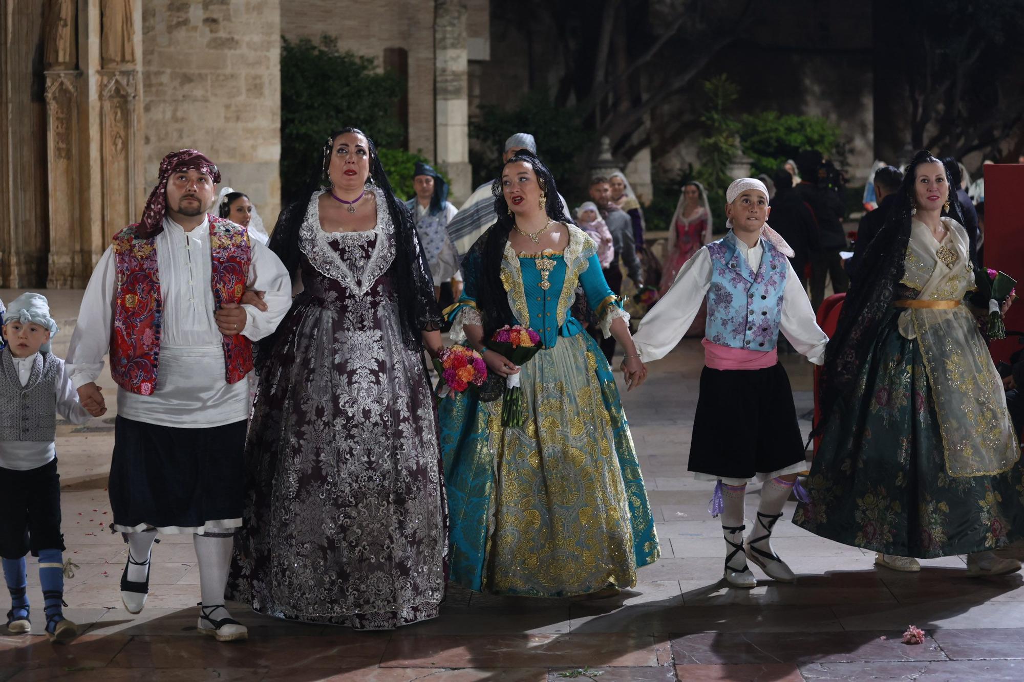 Búscate en el primer día de la Ofrenda en la calle San Vicente entre las 21 y las 22 horas