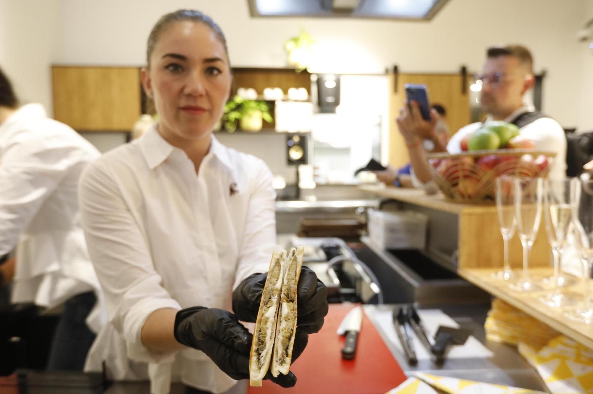 Inauguració de la biquineria dels Germans Roca, la Rocambolesc Bikineria