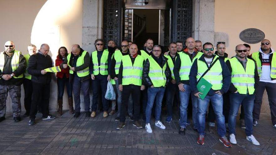 Protesta de la Policía Local de Castellón en el Ayuntamiento