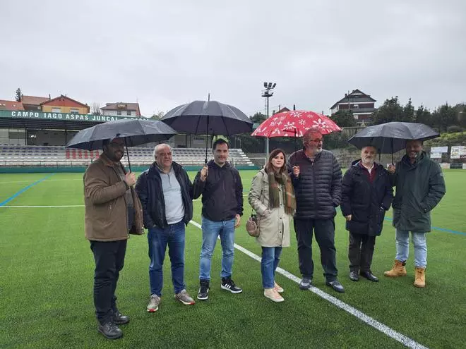 El campo Iago Aspas Juncal, listo para los partidos del CD Moaña y con cuatro banquillos